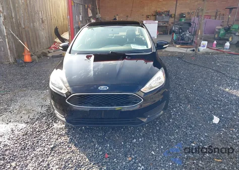 2017 Ford Focus Se z USA, uszkodzony, nr VIN 1FADP3F26HL262273